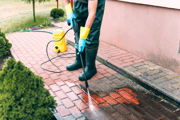 Best Deck Pressure Washing  in Fall Creek, WI